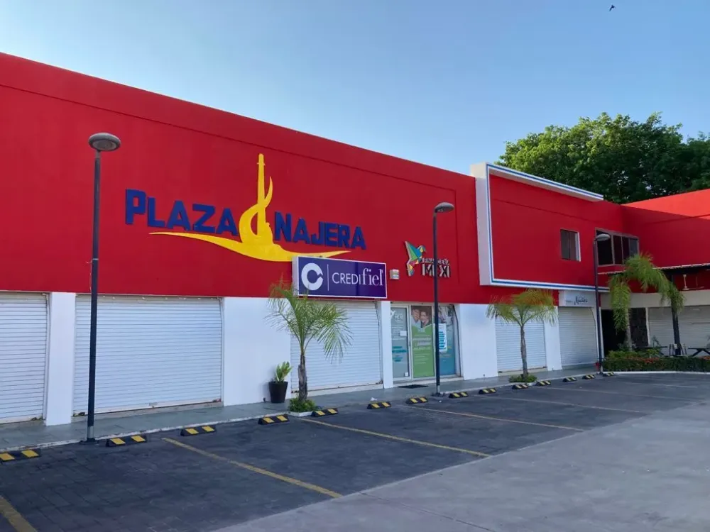 LOCAL COMERCIAL EN PLAZA NAJERA MAZATLÁN SINALOA